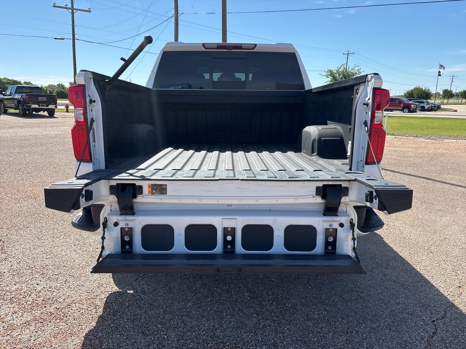 Used 2022 Chevrolet Silverado 1500 High Country w/ High Country Premium Package image 30