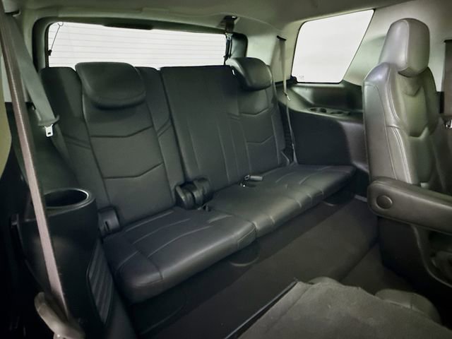 Used 2019 Cadillac Escalade Premium Luxury image 32