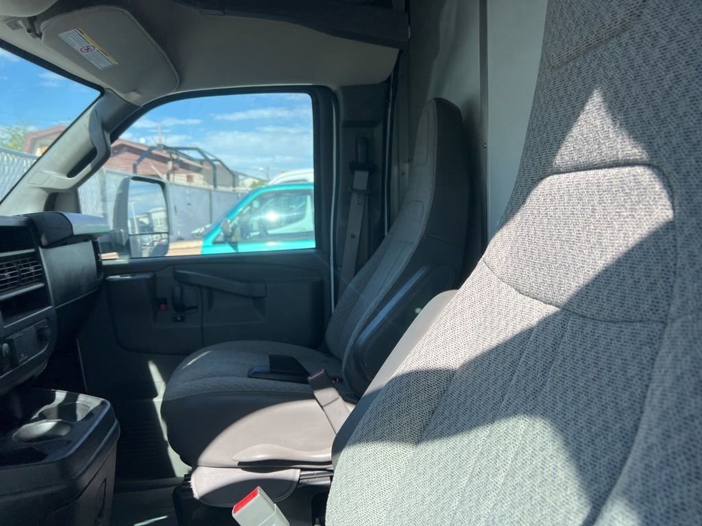 Used 2022 Chevrolet Express 3500 w/ Power Convenience Package RWD image 26