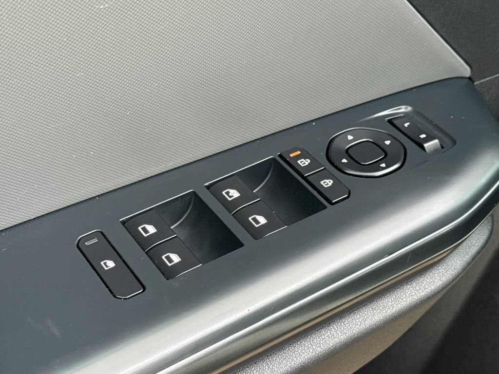 Used 2025 Kia K4 FWD image 20