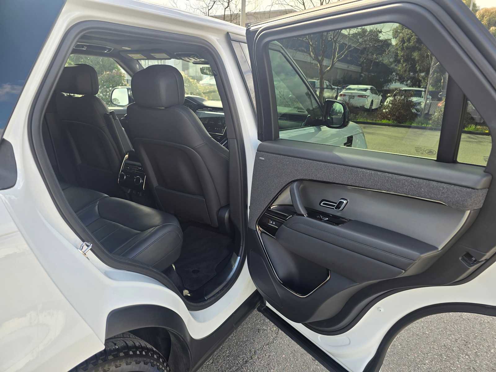 Used 2024 Land Rover Range Rover Sport Dynamic SE image 14