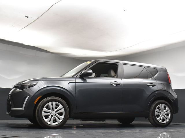 Used 2025 Kia Soul LX FWD image 30