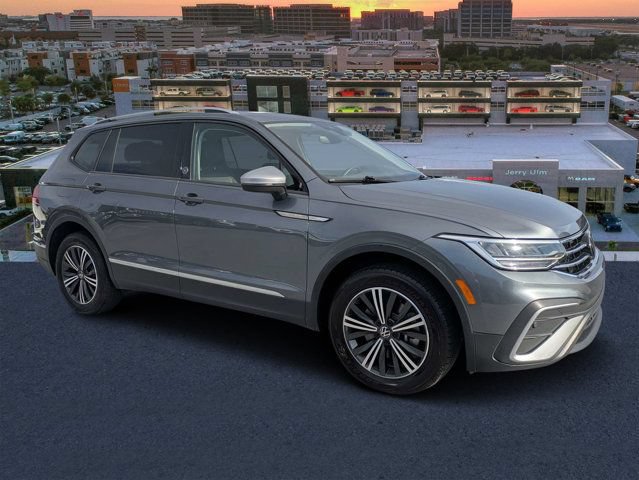 Used 2024 Volkswagen Tiguan SE