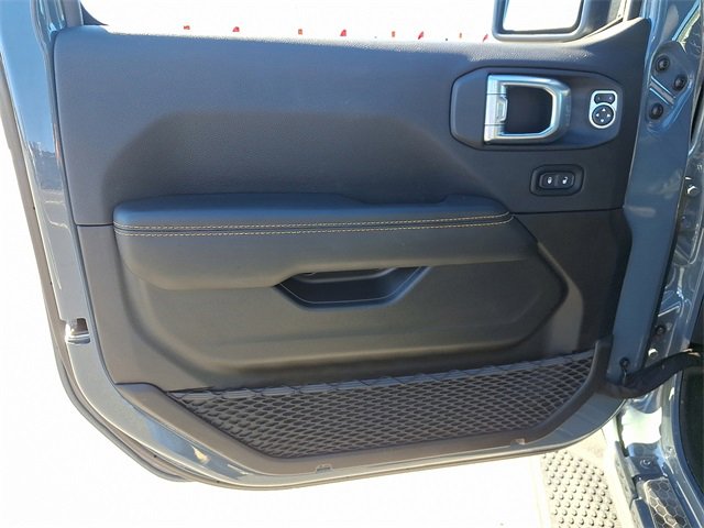 Used 2024 Jeep Wrangler Unlimited Sahara w/ Technology Group image 12