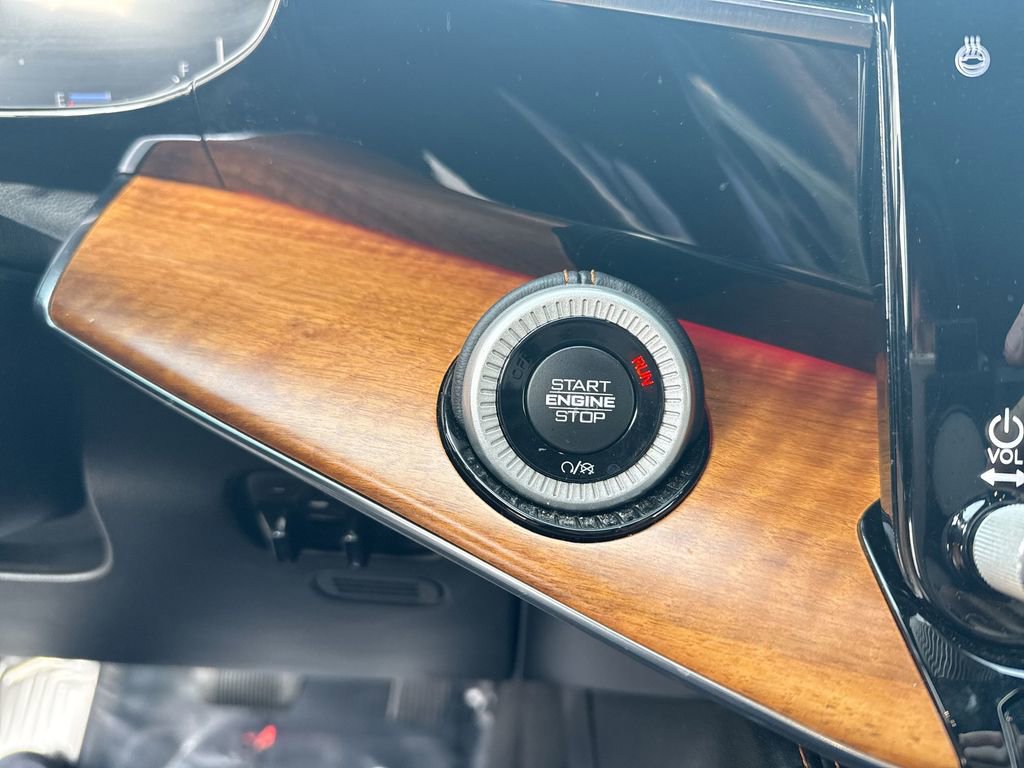 Used 2022 Jeep Grand Wagoneer Series III w/ Rear Seat Video Group 1 image 12