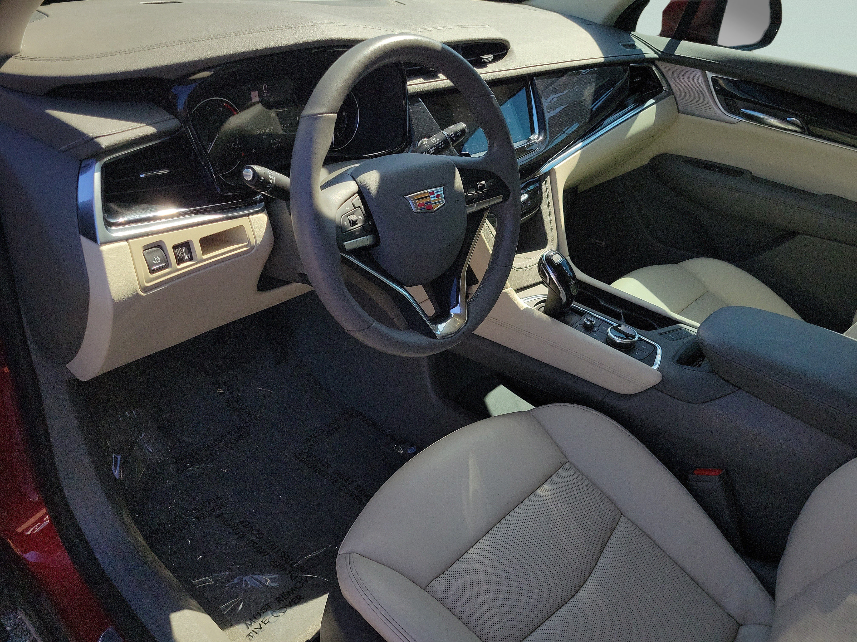 Used 2024 Cadillac XT6 Premium Luxury FWD image 18