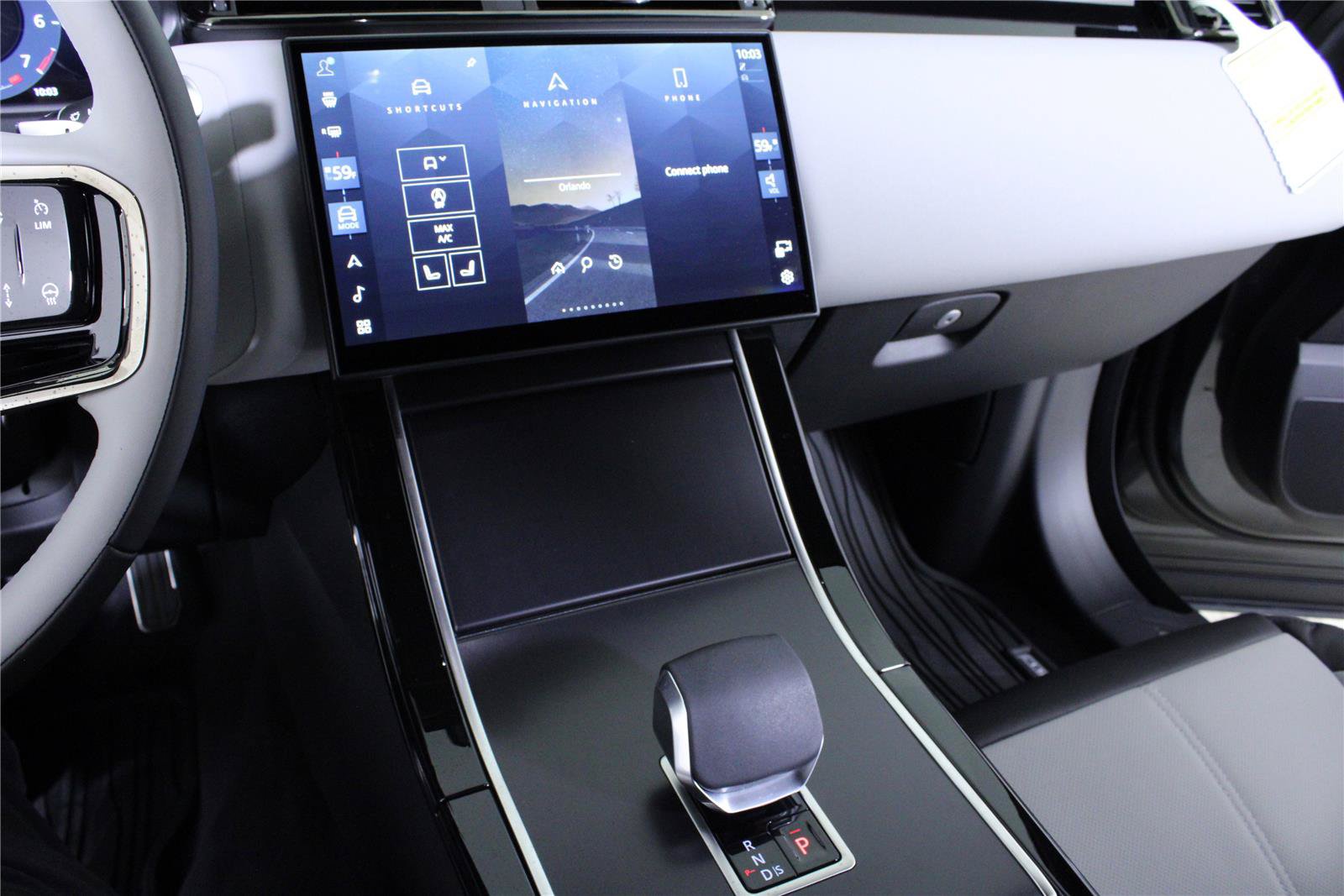 New 2026 Land Rover Range Rover Velar Dynamic SE AWD/4WD image 19