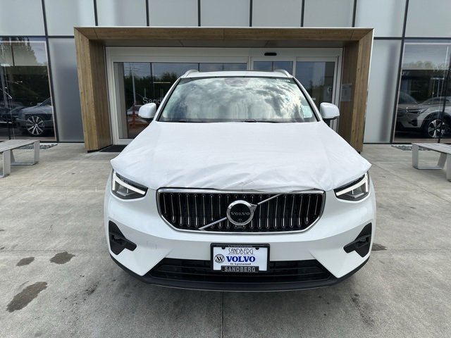 New 2025 Volvo XC40 B5 Plus w/ Protection Package Premier image 3