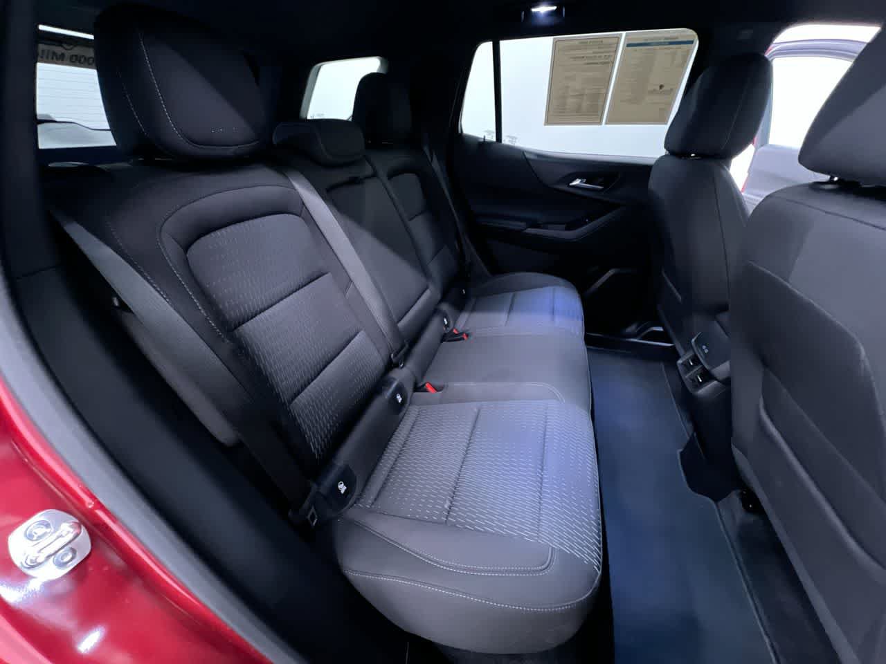 Used 2025 Chevrolet Equinox LT w/ Safety and Technology Package FWD image 38
