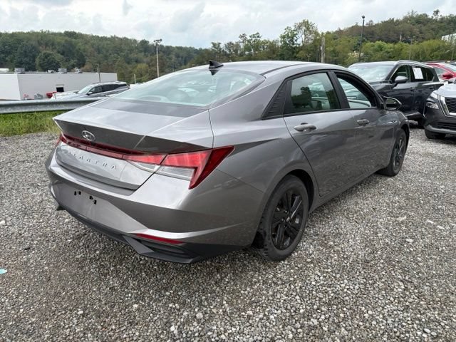 Used 2023 Hyundai Elantra SEL FWD image 5