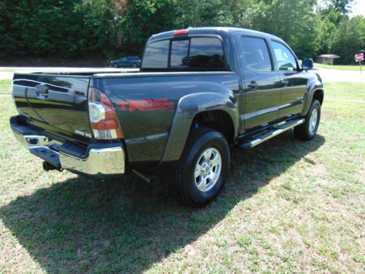 Used 2010 Toyota Tacoma 4x4 Double Cab image 3