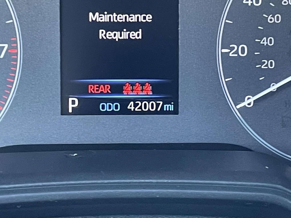 Used 2025 Toyota Corolla LE image 36