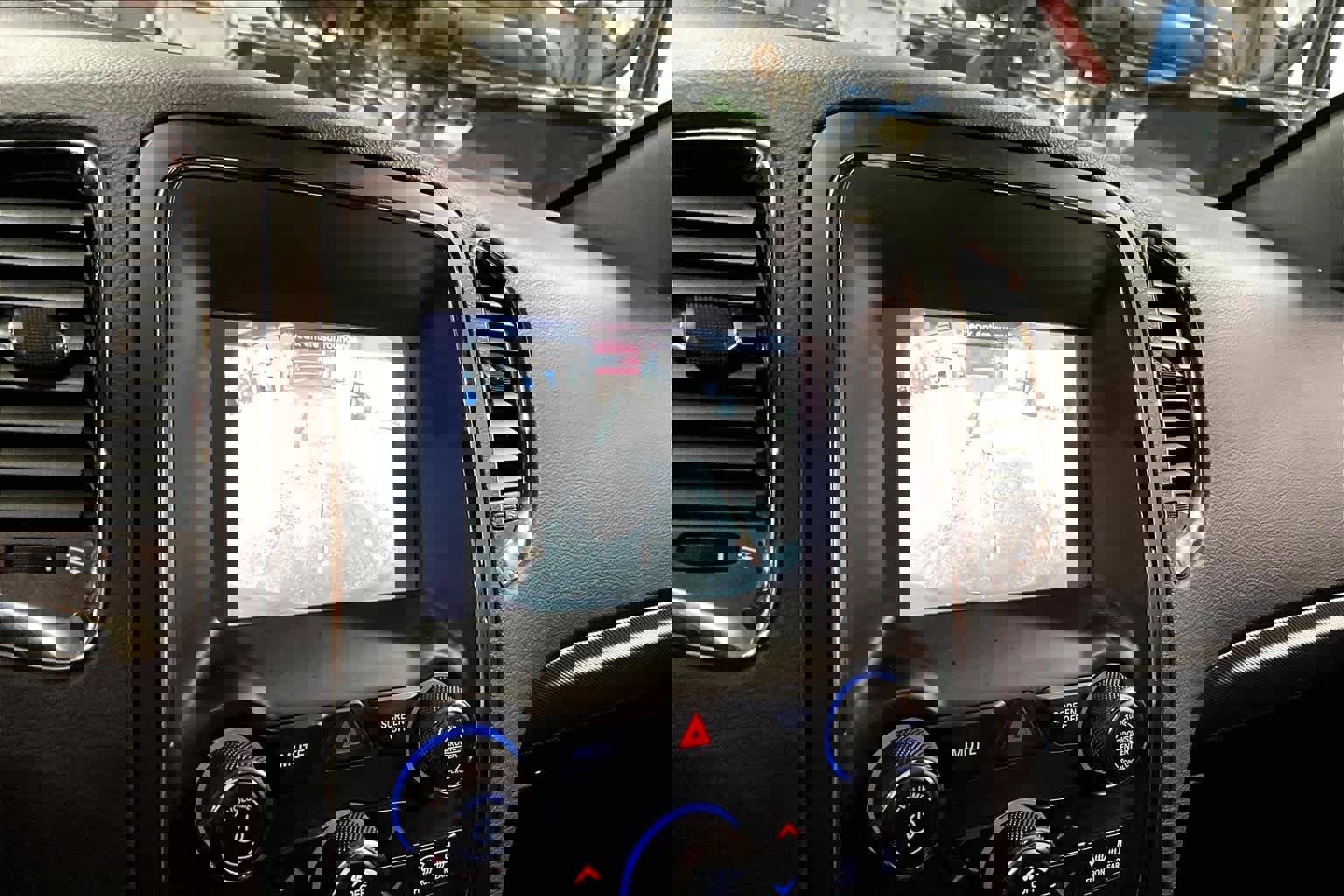 Used 2018 Dodge Durango GT image 26