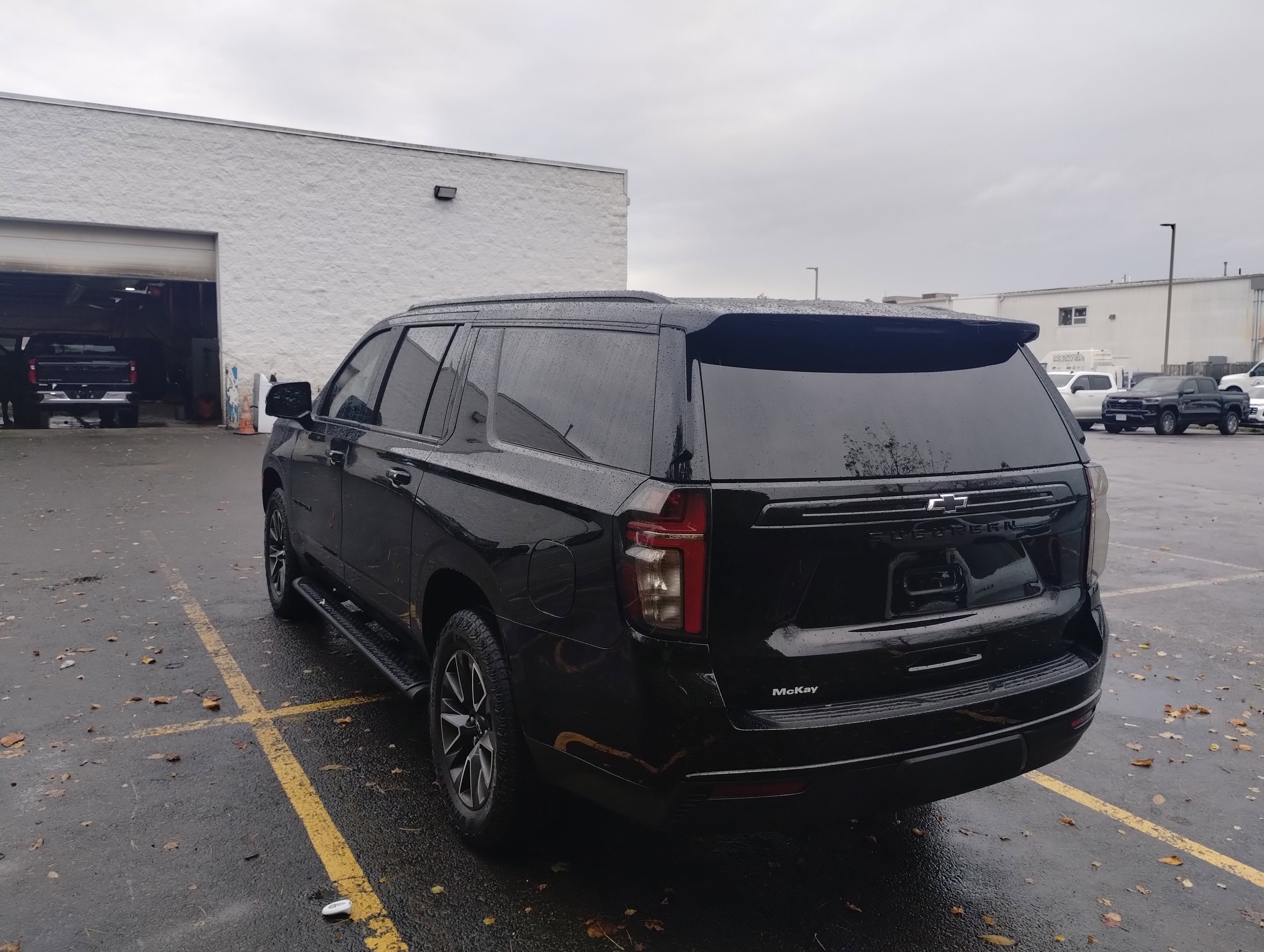 Used 2023 Chevrolet Suburban Z71 w/ Luxury Package image 5
