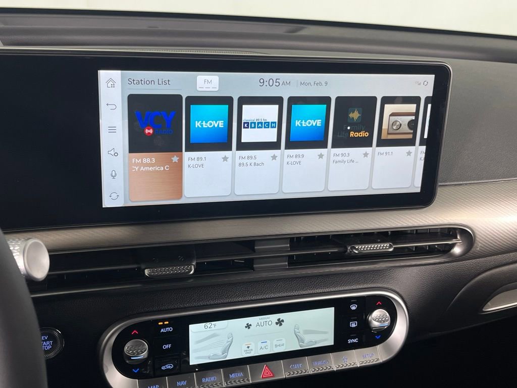 Used 2025 Genesis GV60 RWD image 18