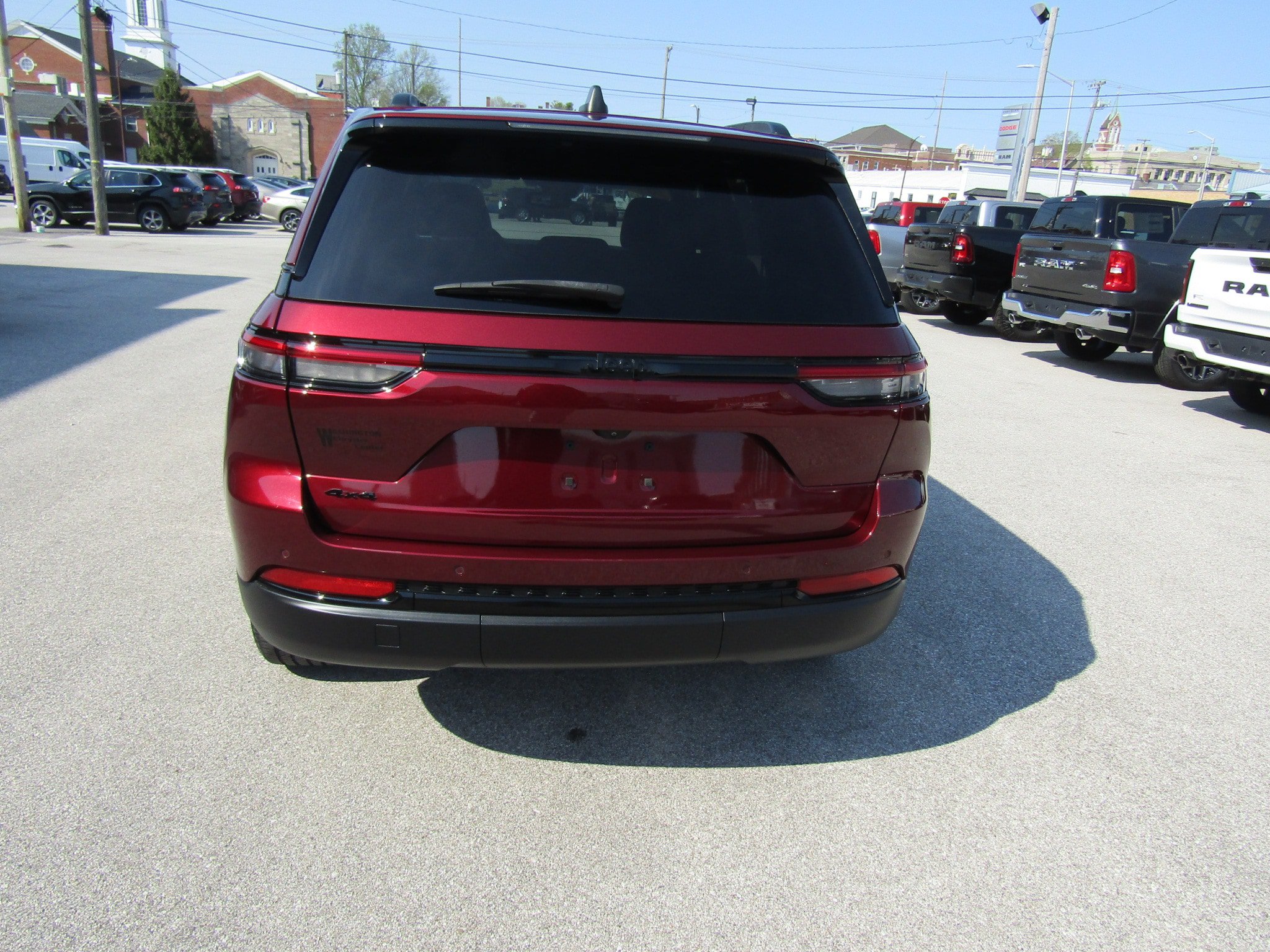 Used 2024 Jeep Grand Cherokee Altitude AWD/4WD image 4