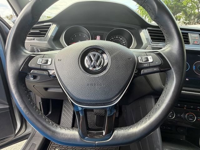 Used 2019 Volkswagen Tiguan SE w/ Panoramic Sunroof Package FWD image 23