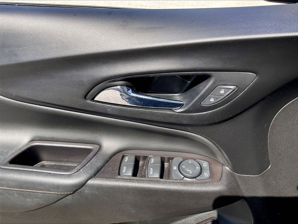 Used 2021 Chevrolet Equinox Premier AWD/4WD image 38