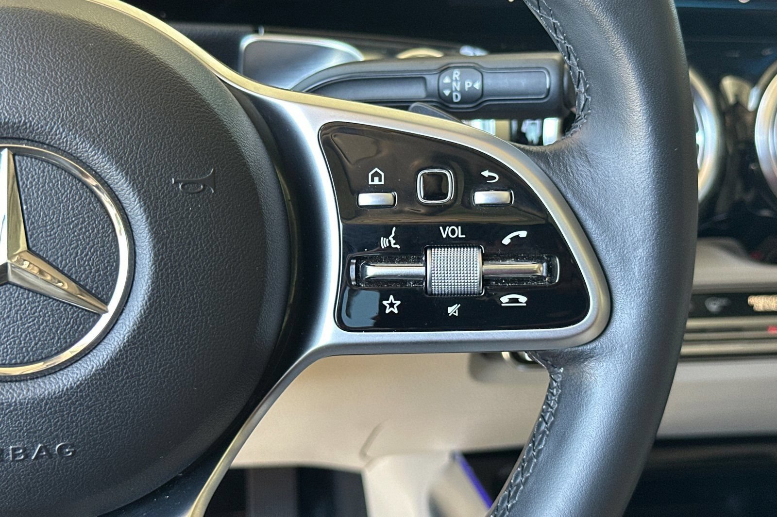 Certified 2023 Mercedes-Benz GLB 250 4MATIC image 31