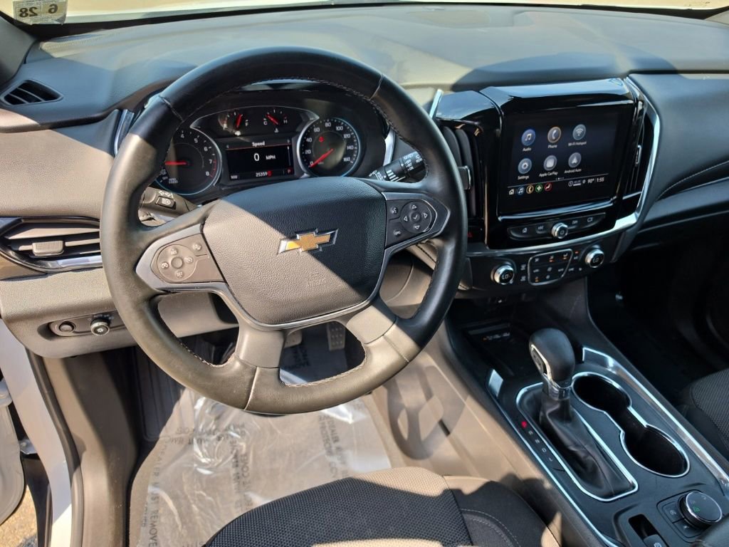 Used 2023 Chevrolet Traverse LT image 10