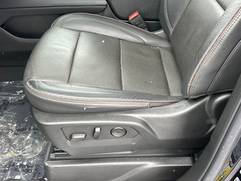 Used 2024 Chevrolet Suburban High Country w/ Advanced Technology Package image 12