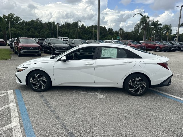 Certified 2024 Hyundai Elantra Limited FWD image 9