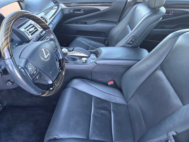 Used 2016 Lexus LS 460 w/ Comfort Package RWD image 18