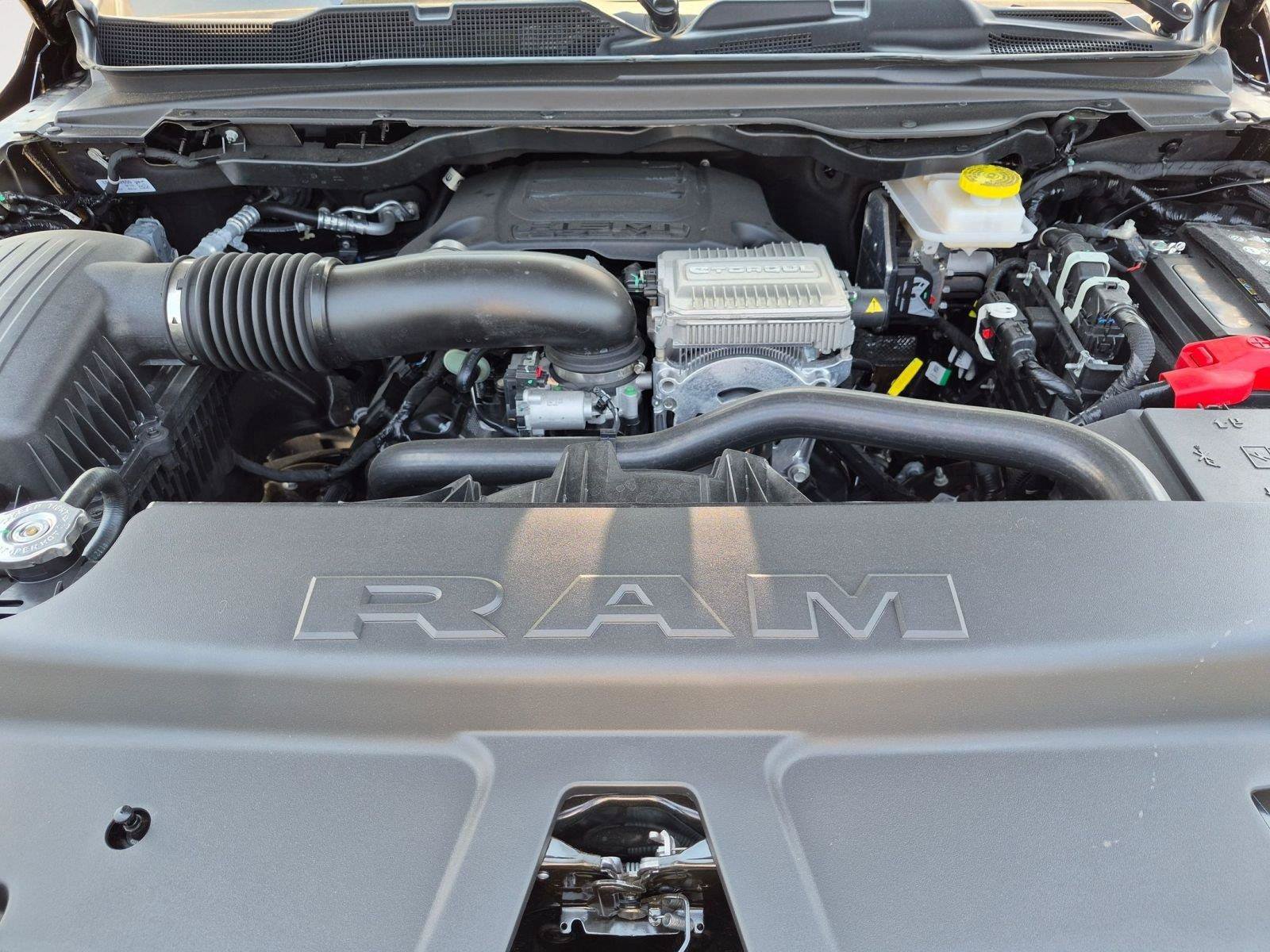 New 2026 RAM 1500 Express AWD/4WD image 22