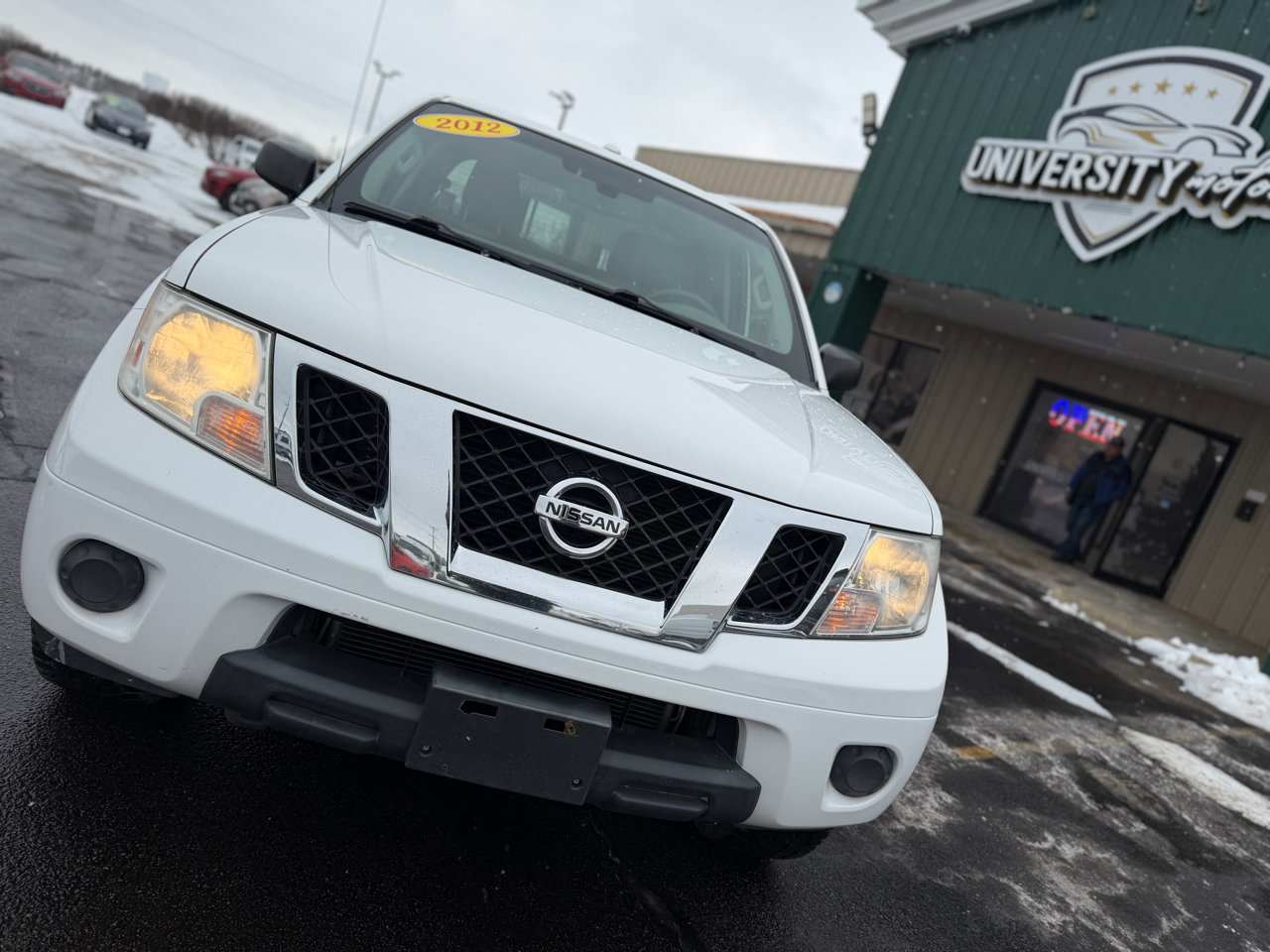 Used 2012 Nissan Frontier SV w/ SV Premium Utility Pkg image 9