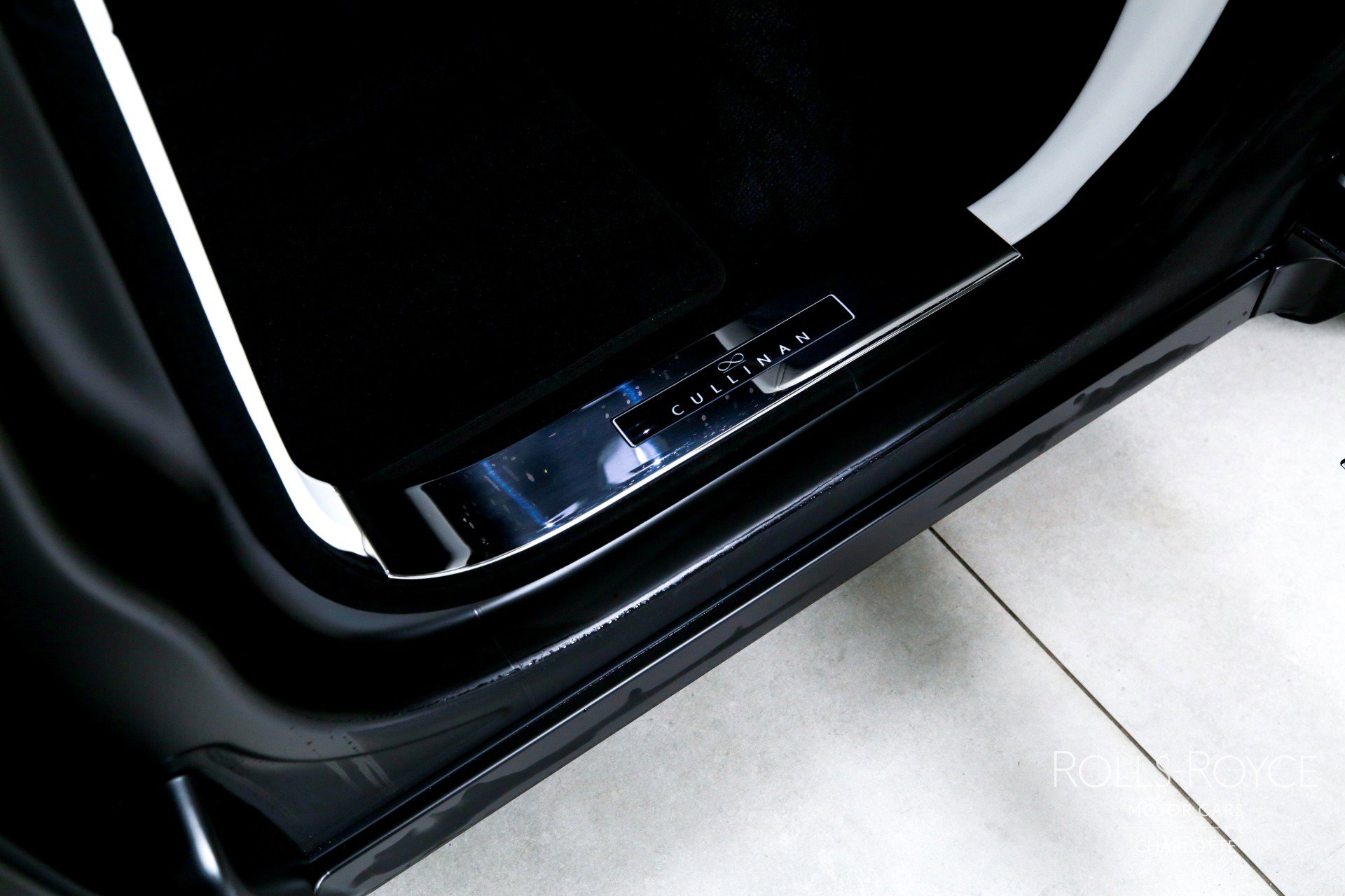 Certified 2025 Rolls-Royce Cullinan Black Badge image 22