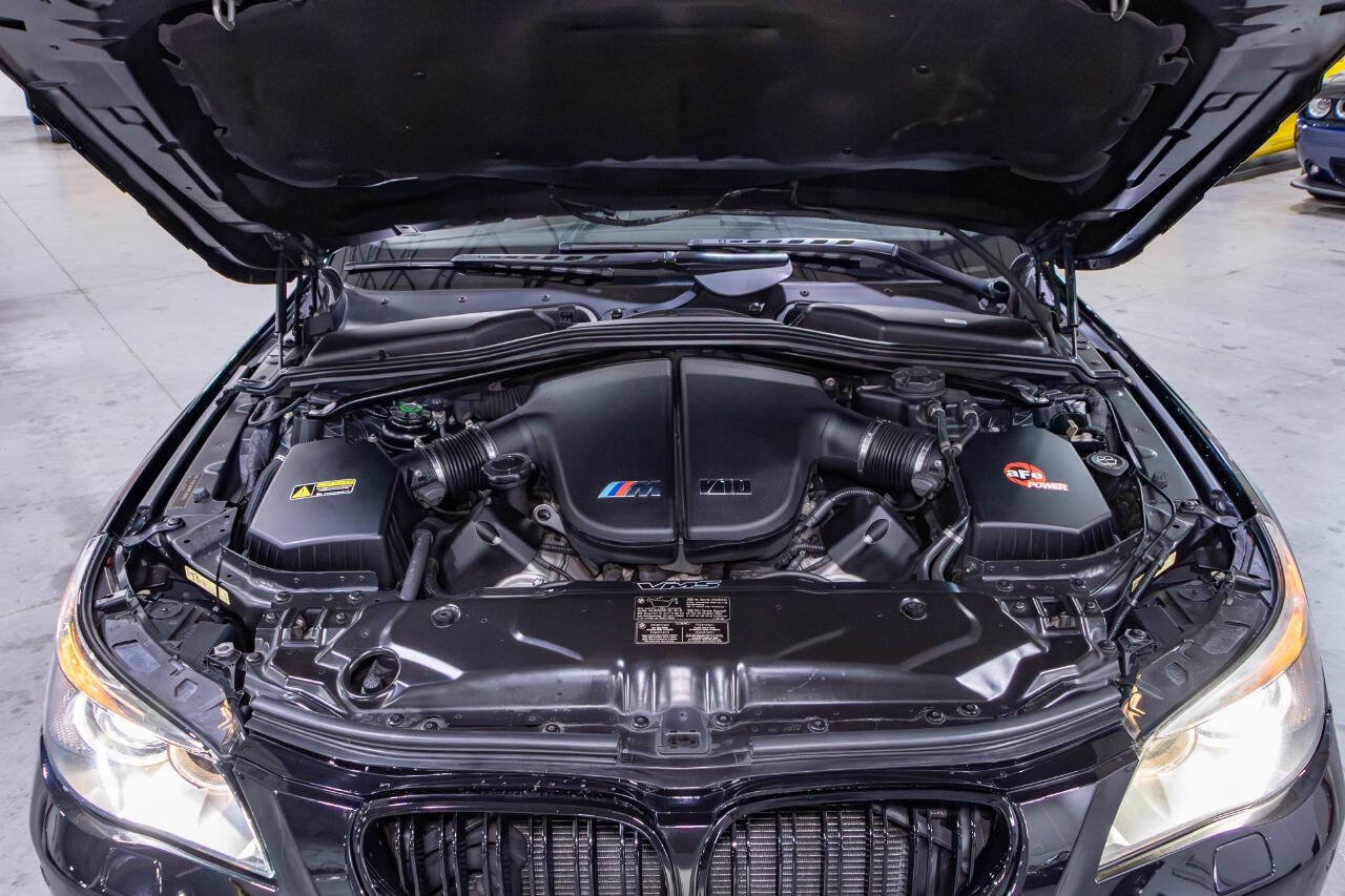 Used 2006 BMW M5 RWD image 16