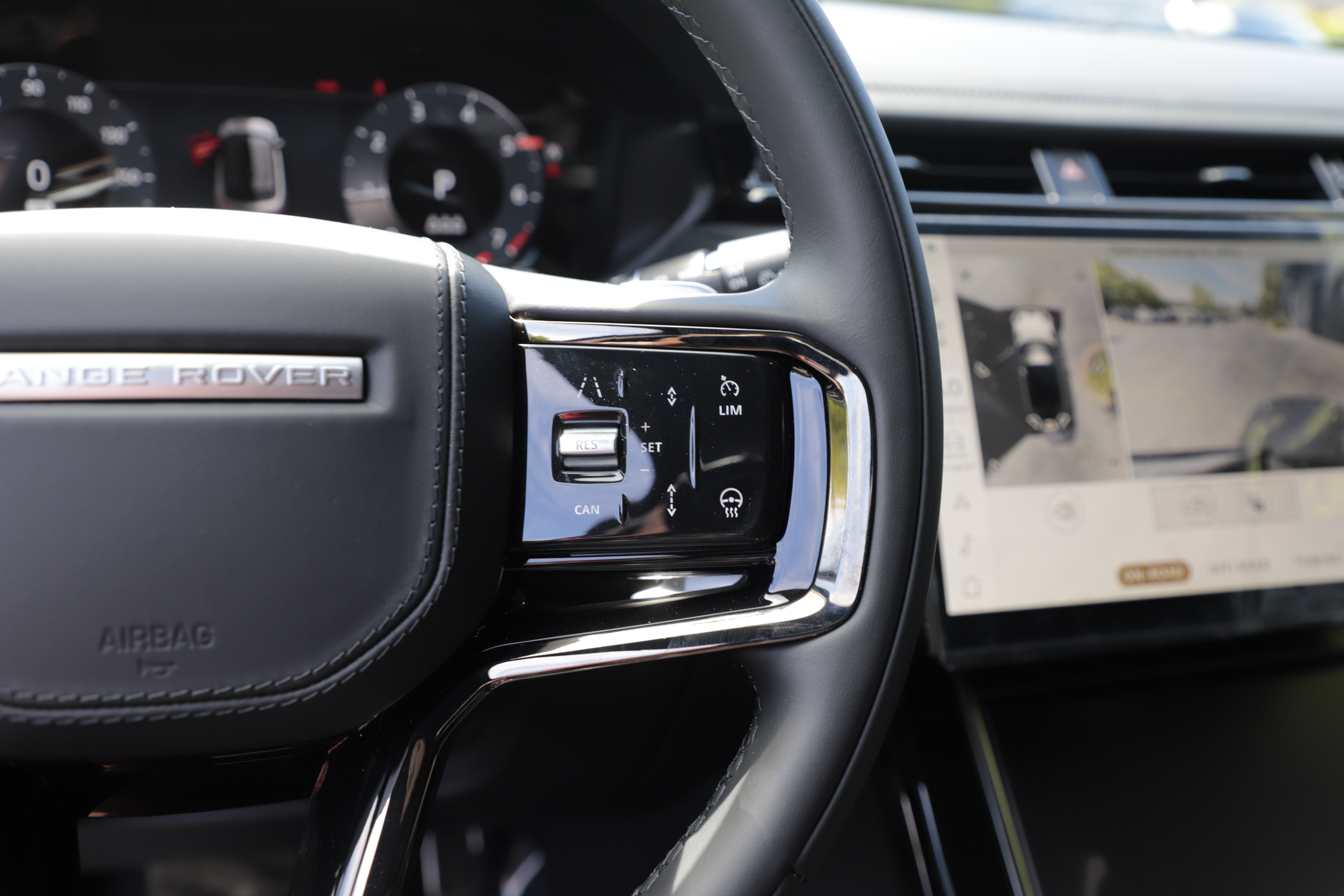 New 2026 Land Rover Range Rover Velar Dynamic SE AWD/4WD image 24