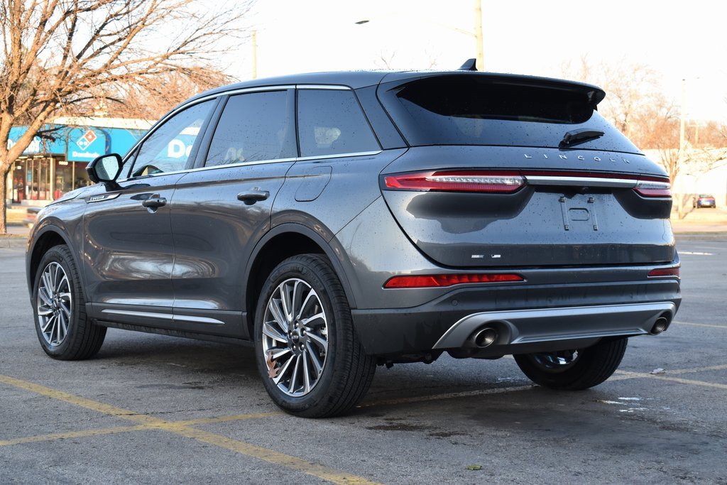 Used 2025 Lincoln Corsair Reserve image 7