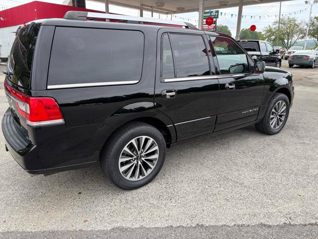 Used 2016 Lincoln Navigator Select AWD/4WD image 5