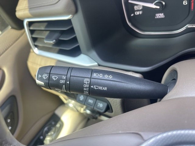 Used 2021 GMC Yukon Denali w/ Denali Premium Package image 23