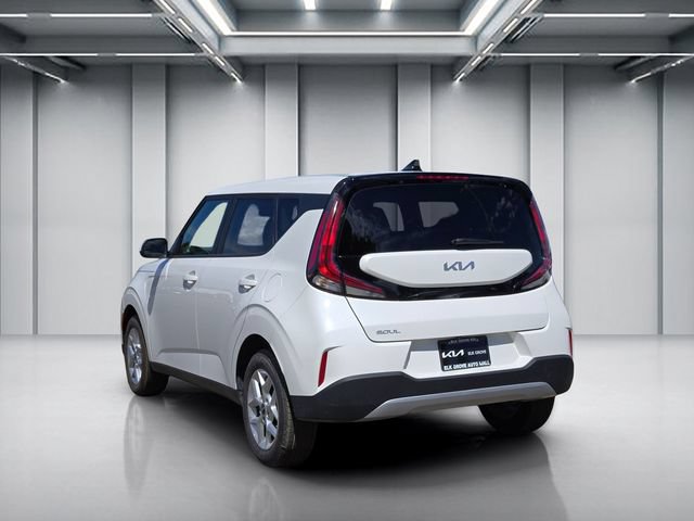 Certified 2025 Kia Soul LX w/ LX Technology Package FWD image 6