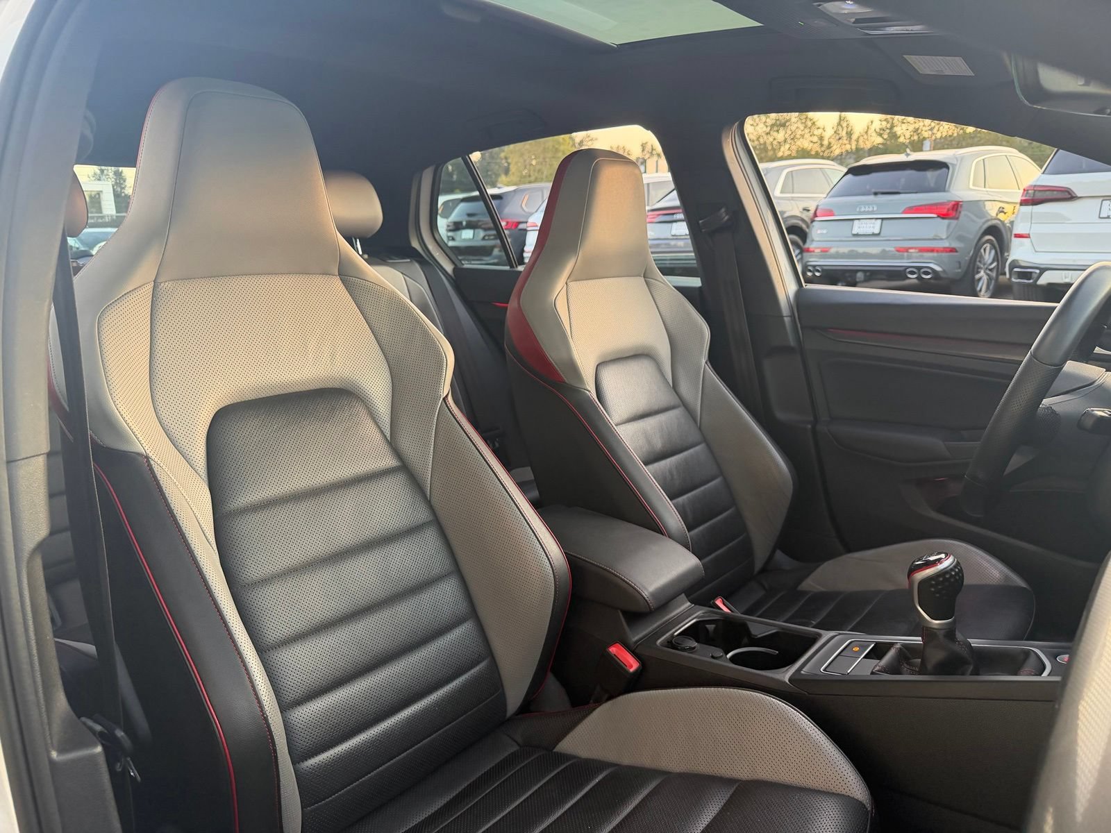 Used 2022 Volkswagen GTI SE FWD image 22