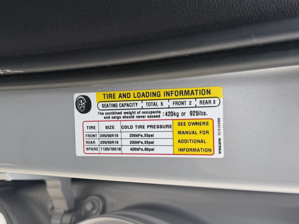 Used 2023 Volvo XC40 B5 Plus w/ Driver Assist Package AWD/4WD image 35