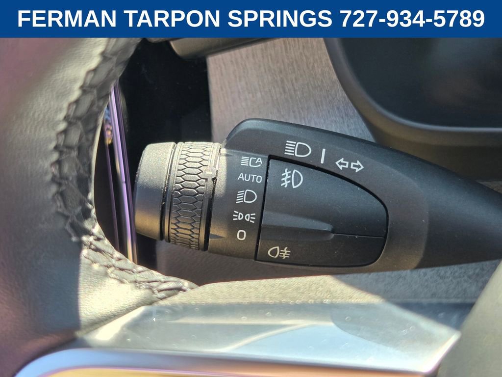 Certified 2025 Volvo XC40 B5 Core image 33