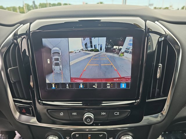 Used 2023 Chevrolet Traverse RS image 25