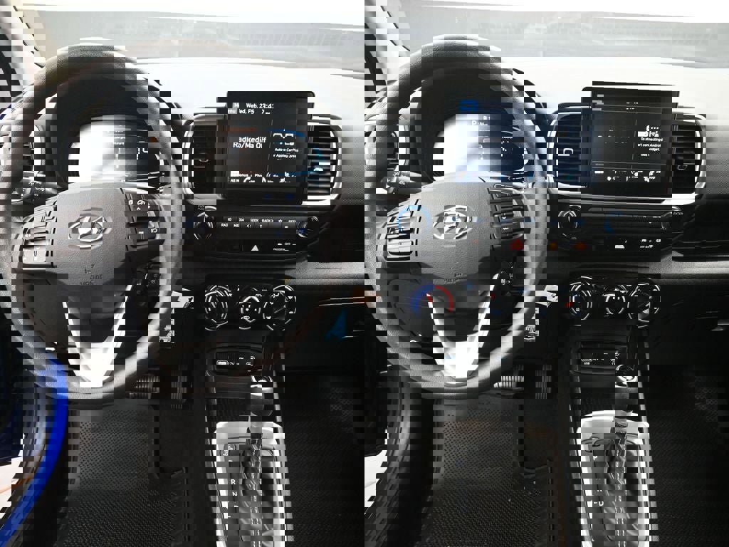 New 2025 Hyundai Venue SE image 11