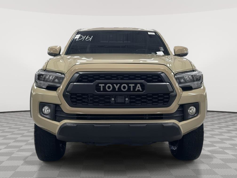 Used 2018 Toyota Tacoma TRD Off-Road w/ Technology Package AWD/4WD image 2