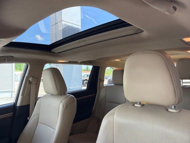 Used 2017 Toyota Highlander Limited AWD/4WD image 20