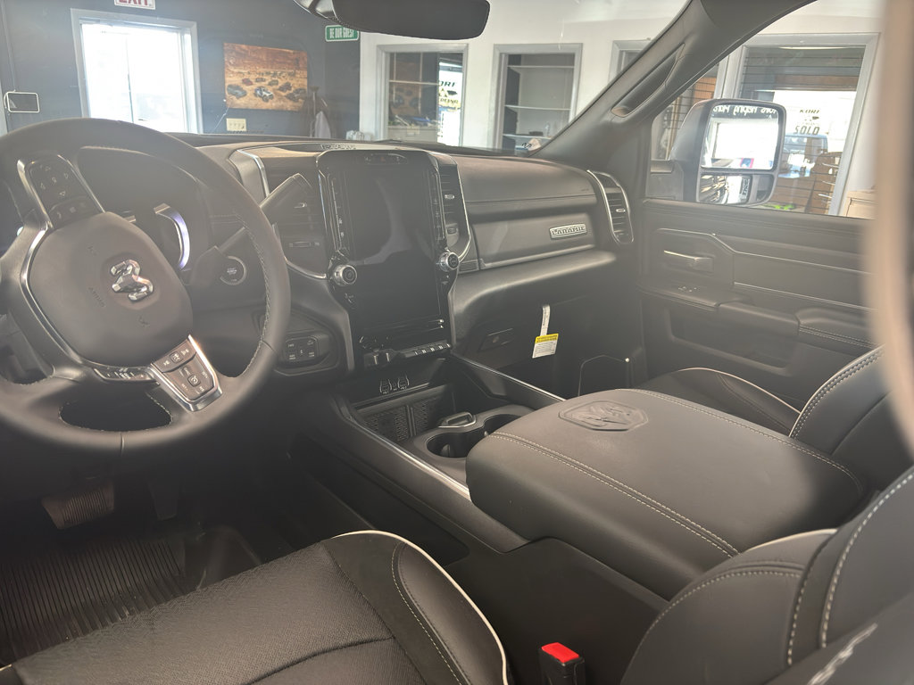 New 2025 RAM 2500 Laramie AWD/4WD image 16