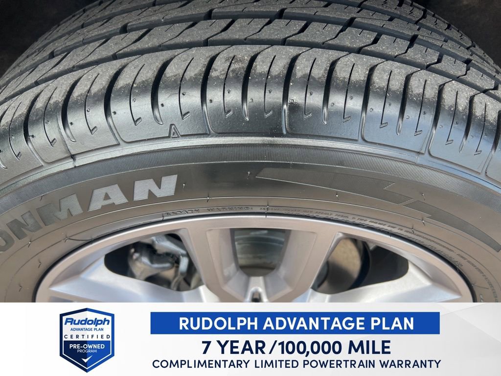 Used 2024 GMC Terrain SLT image 28