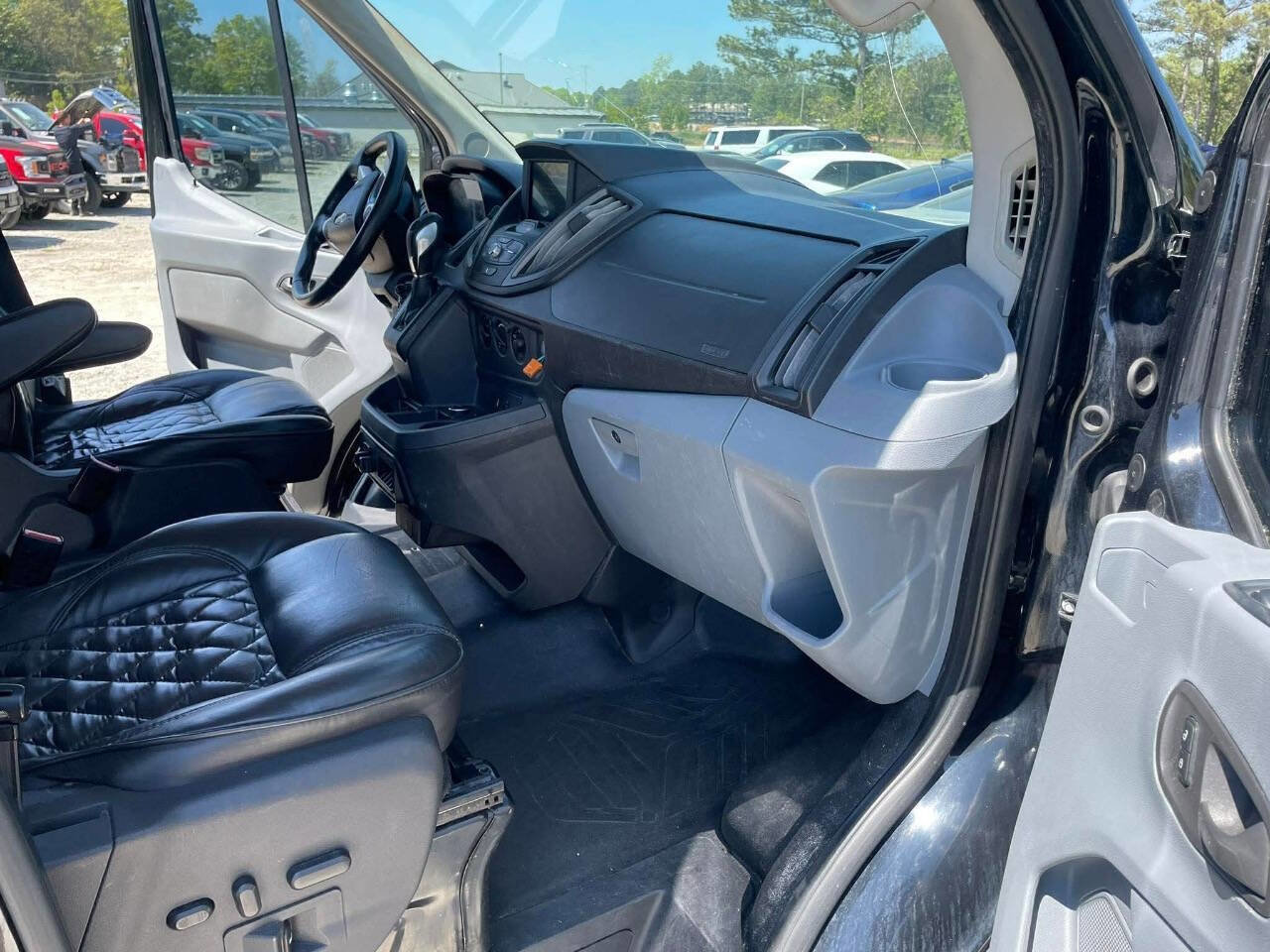 Used 2018 Ford Transit 250 148 Medium Roof RWD image 30