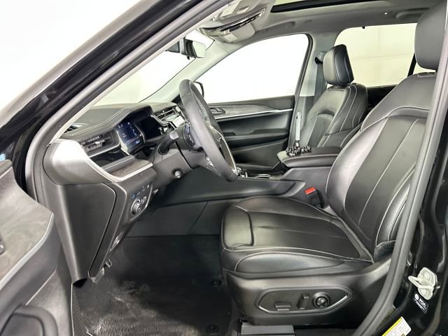 Used 2023 Jeep Grand Cherokee 30th Anniversary image 11