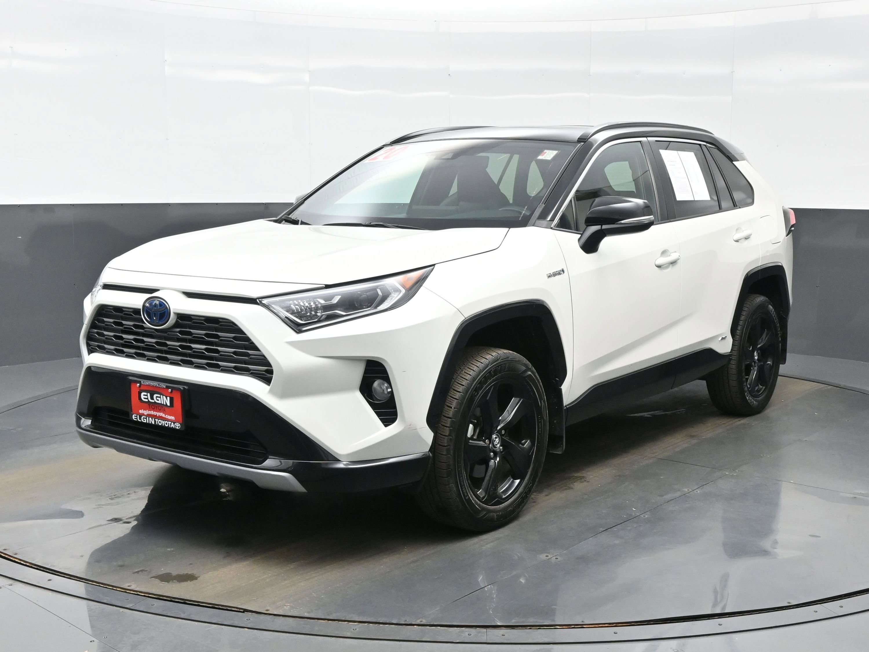 Used 2020 Toyota RAV4 XSE w/ XSE Grade Weather Package AWD/4WD image 2