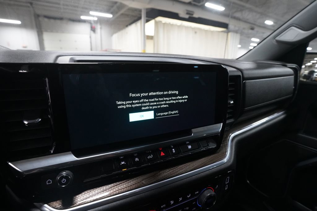 Used 2022 Chevrolet Silverado 1500 LT w/ Convenience Package II AWD/4WD image 6
