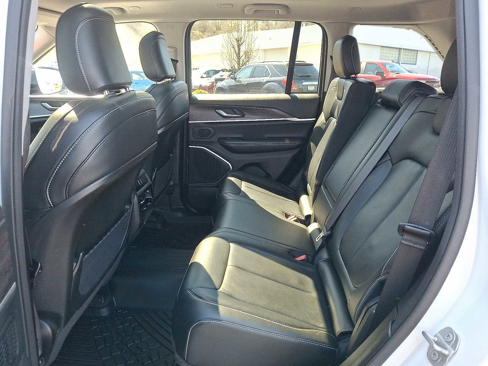 Used 2022 Jeep Grand Cherokee Limited 4xe image 10